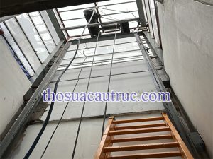 Thợ sửa thang tời hàng quận 12