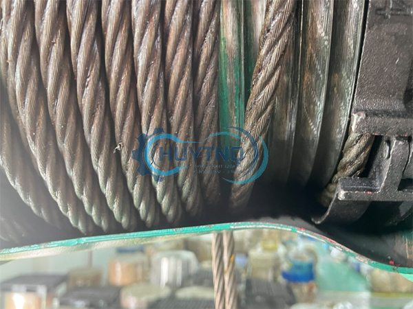 Thay cáp cẩu Trung Quốc