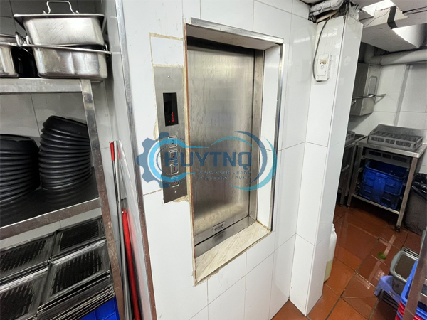 Sửa thang nâng hàng tại quận 1