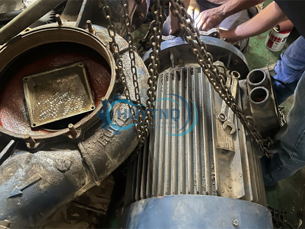Kiểm tra cuộn dây đồng sta-to máy bơm bị ngập nước hầm và chạm chập cách điện trước khi quấn lại
